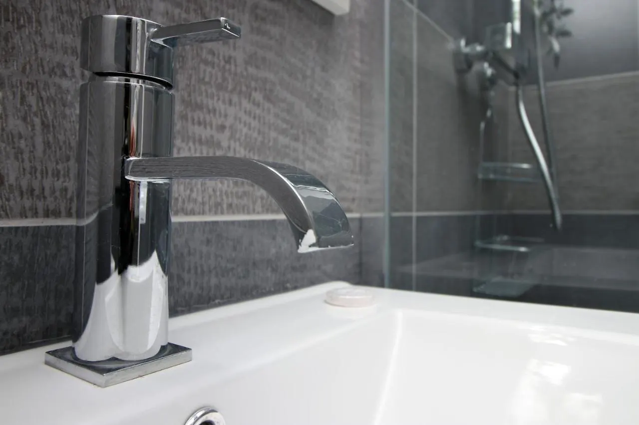 Noya Falls - Flat 3 Apartment Cardiff