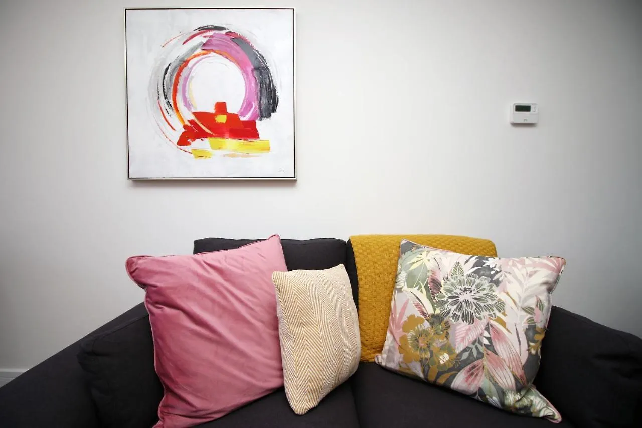 Noya Falls - Flat 3 Apartment Cardiff