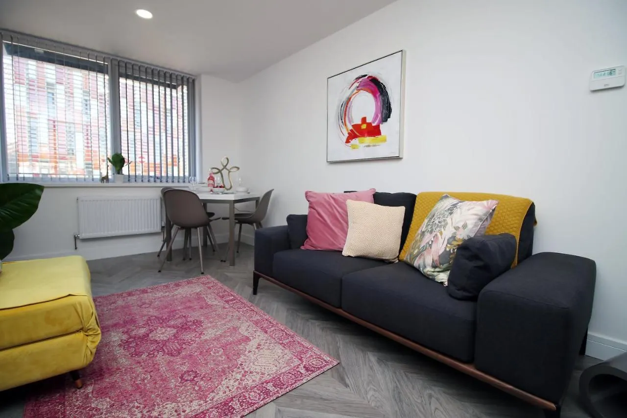 Noya Falls - Flat 3 Apartment Cardiff